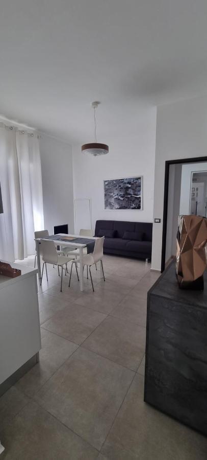 Mercato 11 Apartments Gela Esterno foto